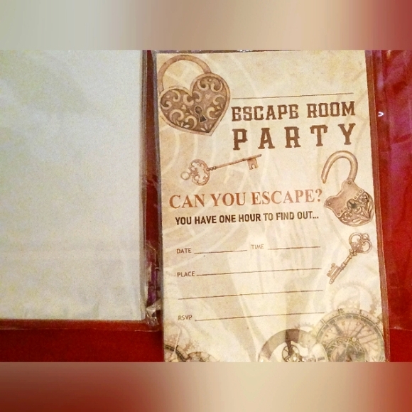 Escape room party invites new in plastic - Picture 2 of 3